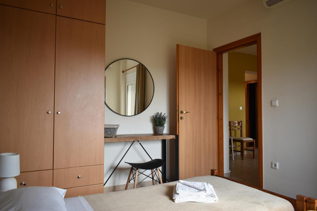 Mini Art Apartments Gerani  Exteriör bild